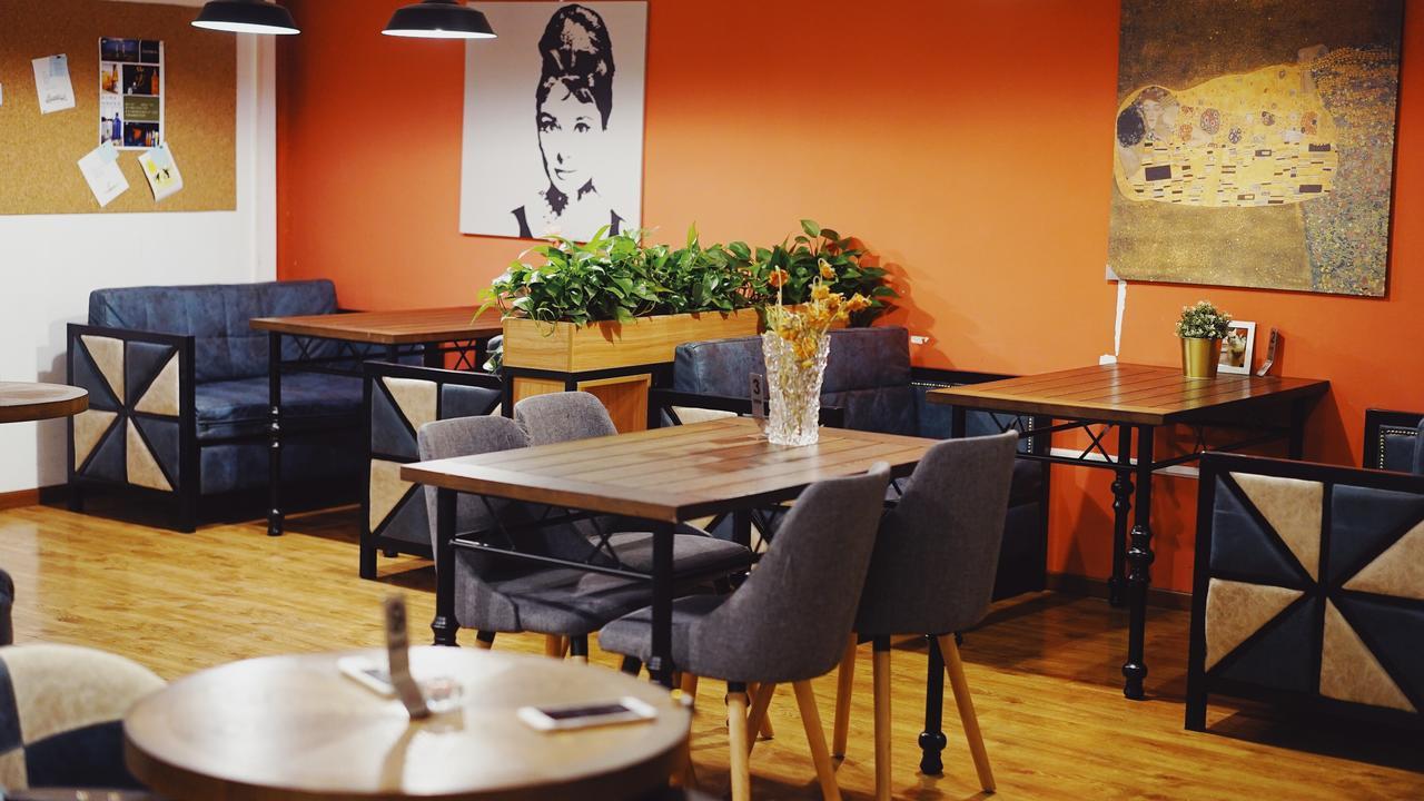 Book Wonder Hostel Hajtiencsü Kültér fotó